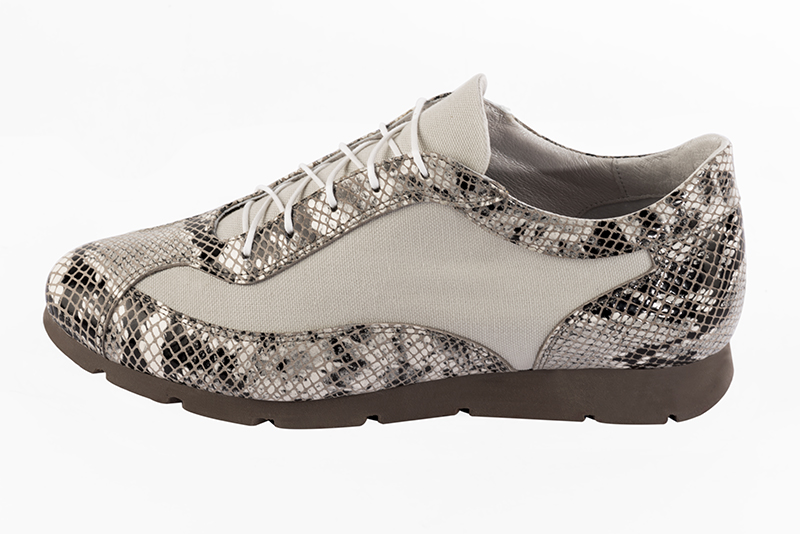 Natural beige and pearl grey women's one-tone elegant sneakers. Round toe. Flat rubber soles. Profile view - Florence KOOIJMAN